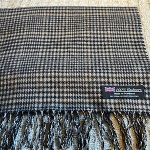 Vintage 100% cashmere made in Scotland scarf excellent condition